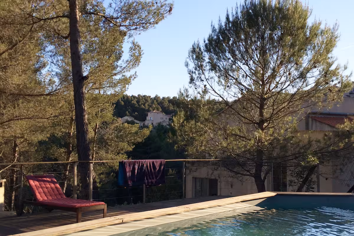 Piscine au coucher du soleil